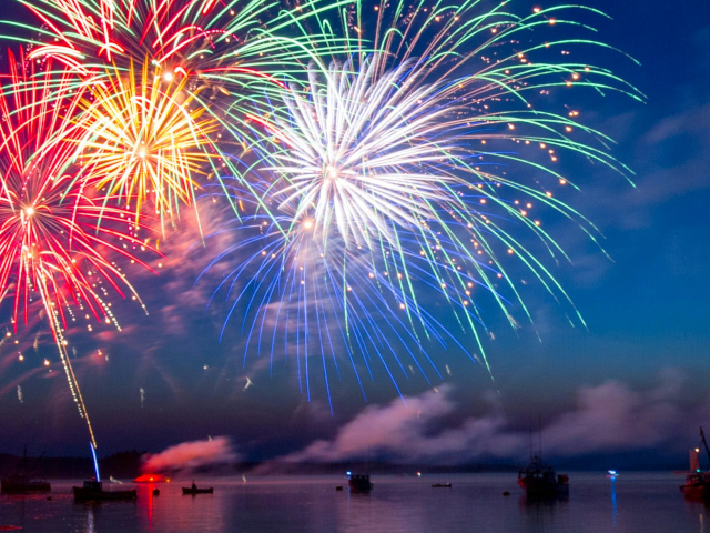 Pacific Whale Foundation July 4th Cocktail Fireworks Cruise – Maui Independence Day Ocean Fireworks Viewing