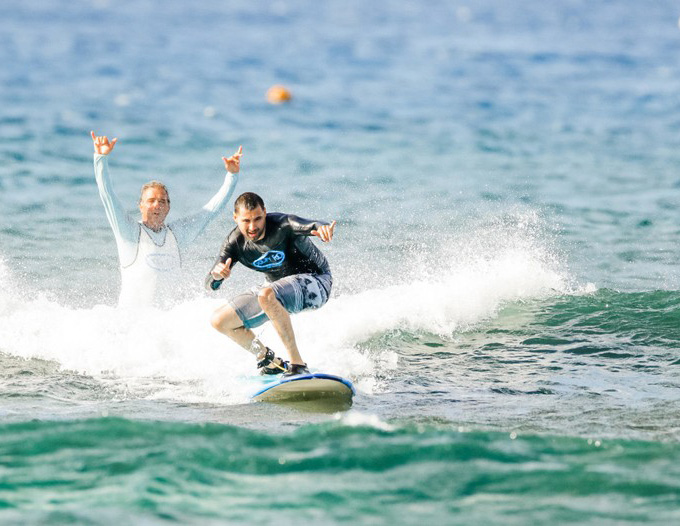 maui surfing